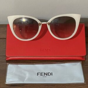 Authentic Fendi Mod Sunglasses perfect for summer
